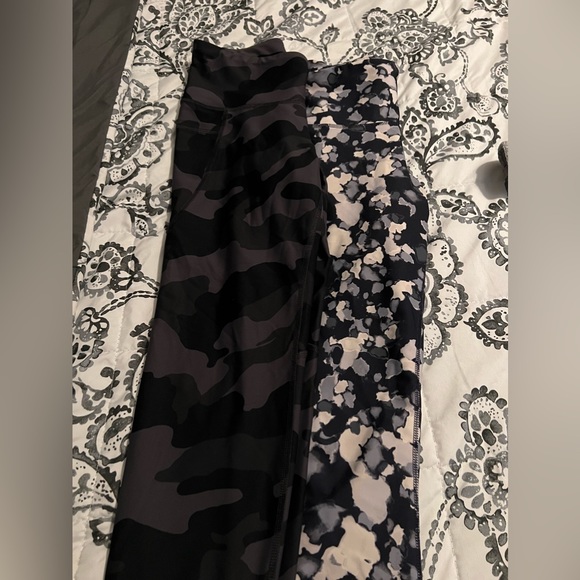 Old Navy workout capris - Picture 1 of 1